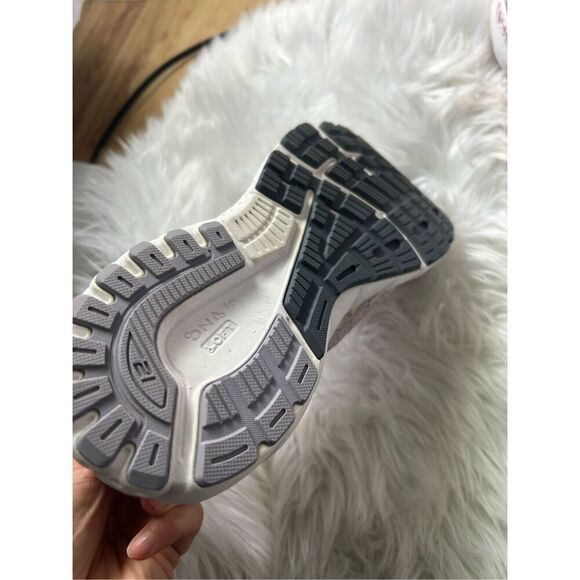 Brooks Adrenaline 21 Women's Size 9.5 B (Medium) Running Shoes purple - Picture 4 of 8